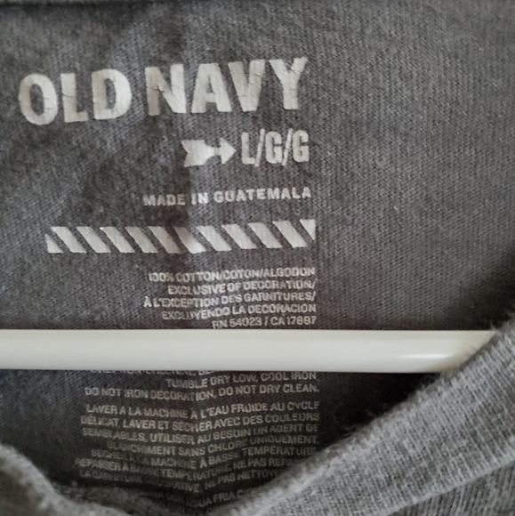 ⚡⚡Old Navy T-shirt⚡⚡ - Picture 2 of 3